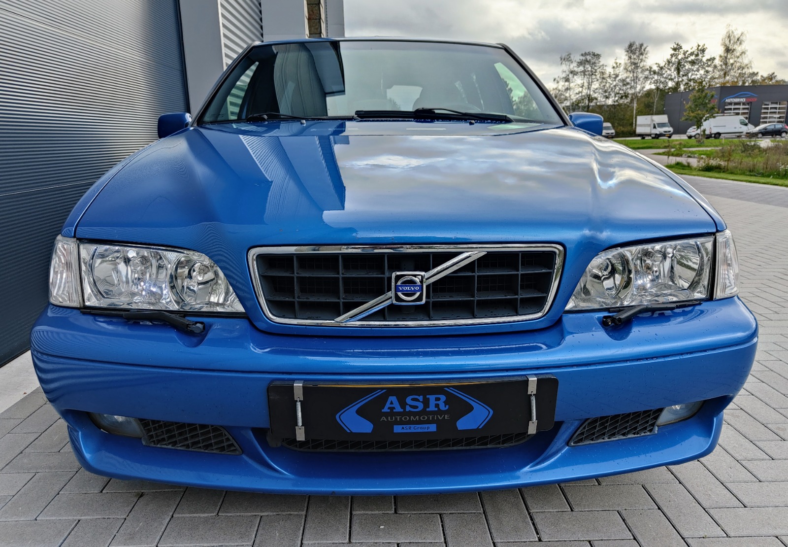 Volvo V70R 2.4 AWD Laser Blue 265 pk
