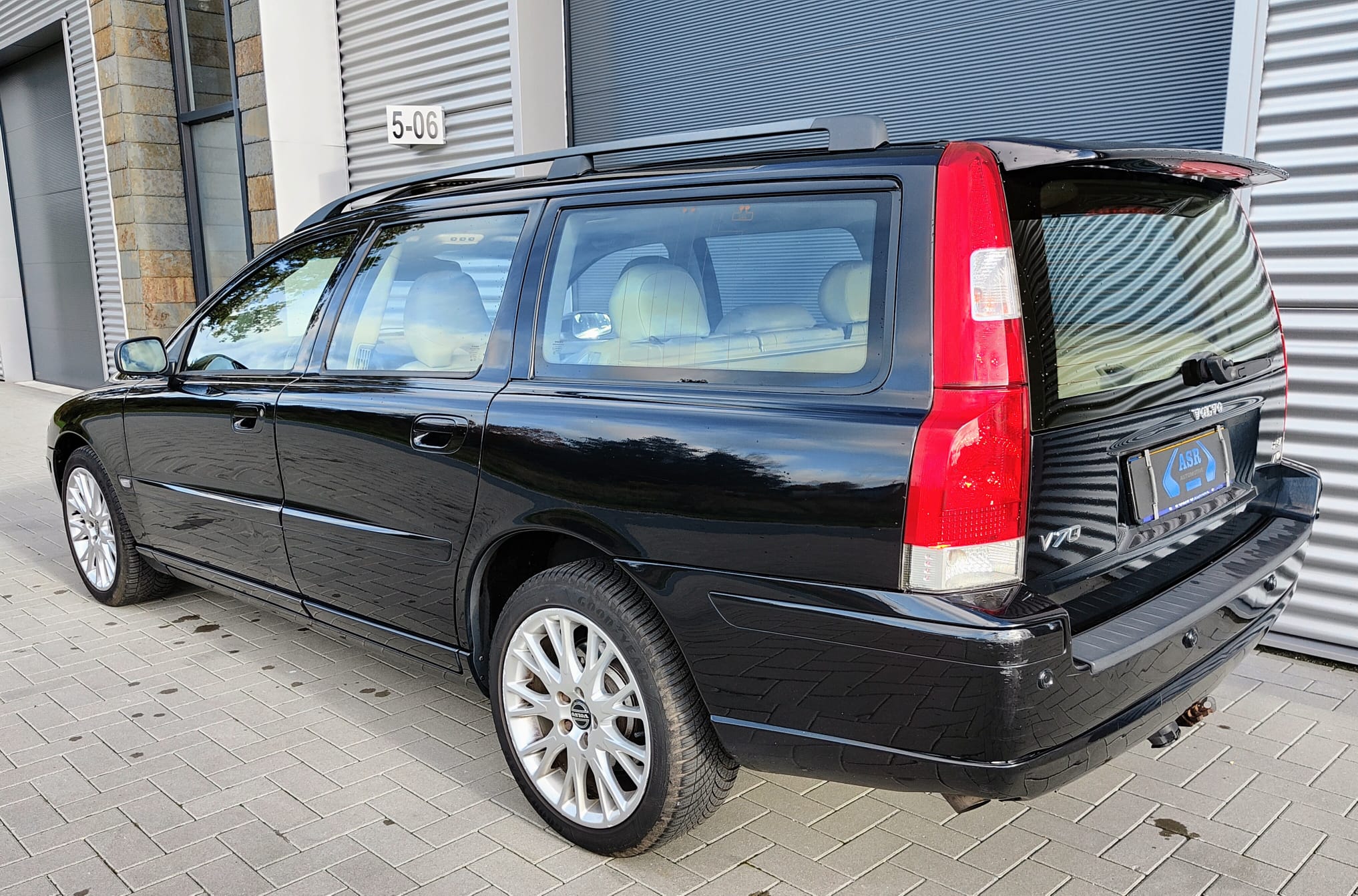 Volvo V70 2.5T AWD Momentum geartronic MY 2005